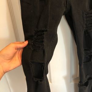 Black ripped skinny jeans